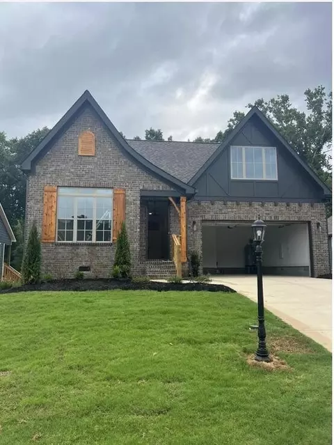 6384 Satjanon Dr, Ooltewah, TN 37363