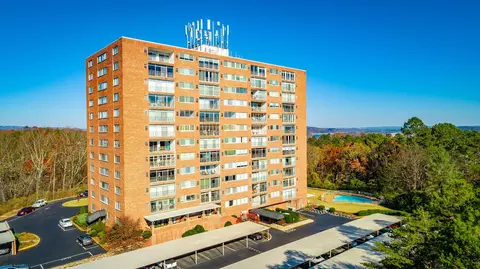 1414 Continental Dr, Chattanooga, TN 37405