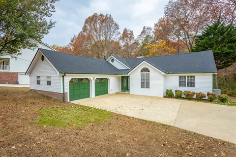 2422 W Wind Dr, Soddy Daisy, TN 37379
