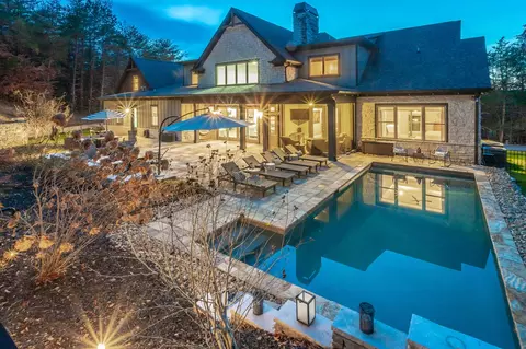 1710 Oakbrook Trl, Ooltewah, TN 37363