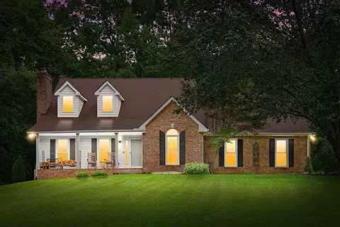 1731 Creekview Ct, Adams, TN 37010