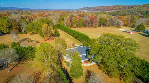 2911 Hamill Rd, Hixson, TN 37343