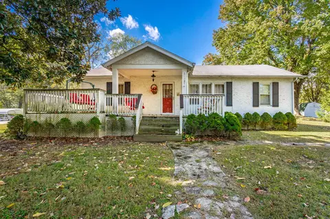 11387 Spring St, Soddy Daisy, TN 37379