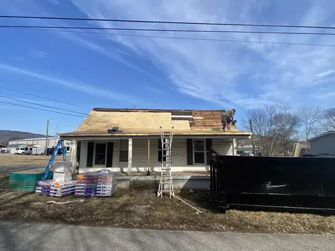 396 Burnett St, Graysville, TN 37338