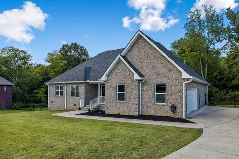 400 Mockingbird Ln, Hartsville, TN 37074