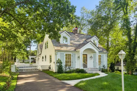 4401 Iroquois Ave, Nashville, TN 37205