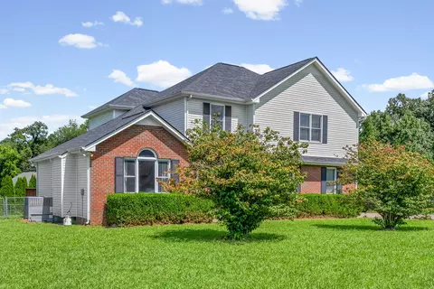 2923 Heatherfield Dr, Woodlawn, TN 37191