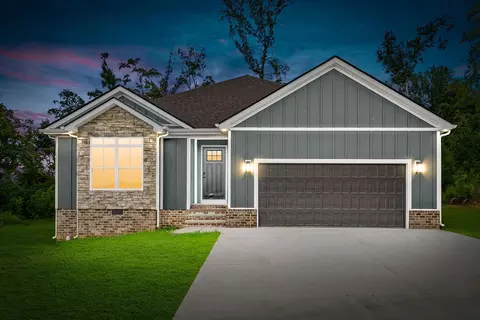 979 Bankside Dr, Clarksville, TN 37043