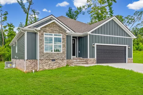 979 Bankside Dr, Clarksville, TN 37043