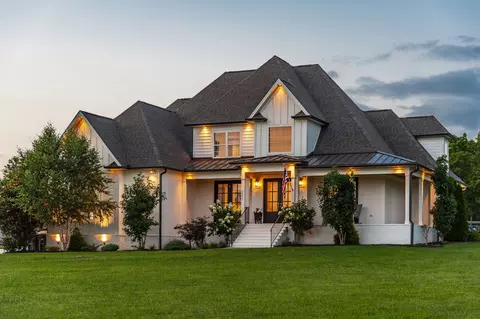 825 Douglas Bend Rd # B, Gallatin, TN 37066