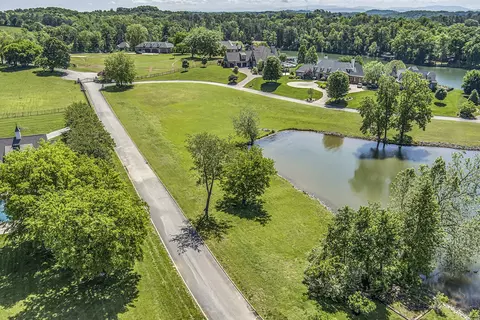 245 Viking Way, Lenoir City, TN 37772