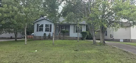 105 Natchez Ct S, La Vergne, TN 37086
