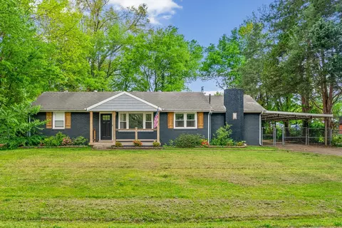 16 Donelson Dr, Clarksville, TN 37042