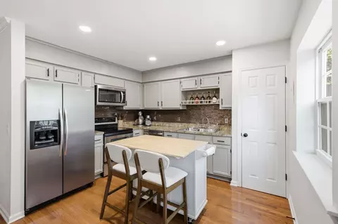 200 N Royal Oaks Blvd #C1, Franklin, TN 37067