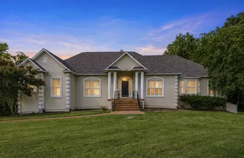 1108 Abbey Rd, Columbia, TN 38401