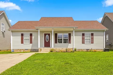 525 Fox Trot Dr, Clarksville, TN 37042