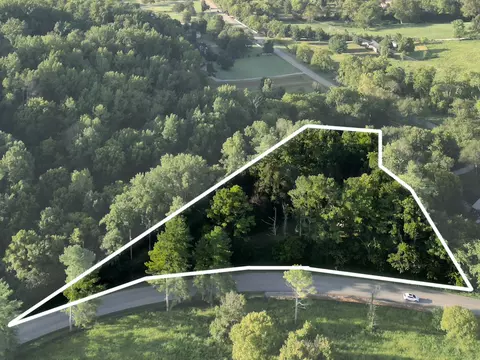 2044 Darks Mill Rd, Columbia, TN 38401
