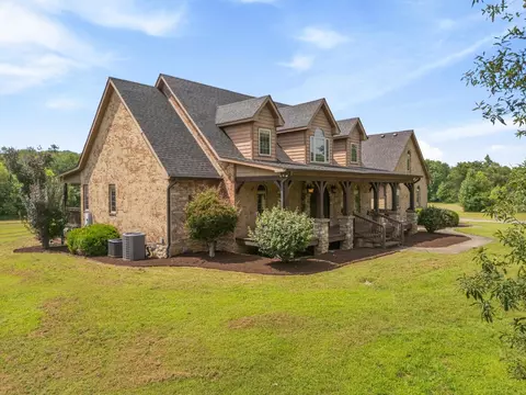 Exterior - 600 Bruce Rd, Dickson, TN 37055 photo 3 of 16