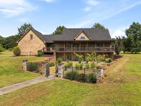 Exterior - 600 Bruce Rd, Dickson, TN 37055 photo 7 of 16