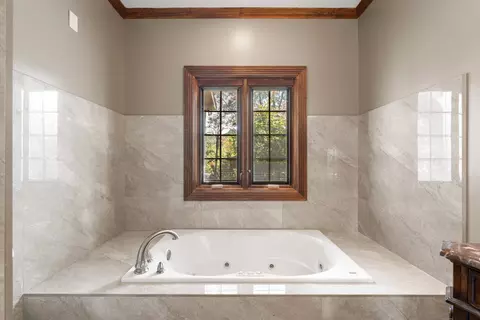 Bath - 600 Bruce Rd, Dickson, TN 37055 photo 4 of 6