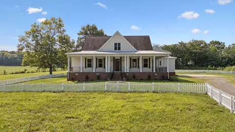 1143 Hilton Ln, Castalian Springs, TN 37031