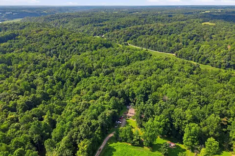 1536 Poplar Grove Rd, Westmoreland, TN 37186