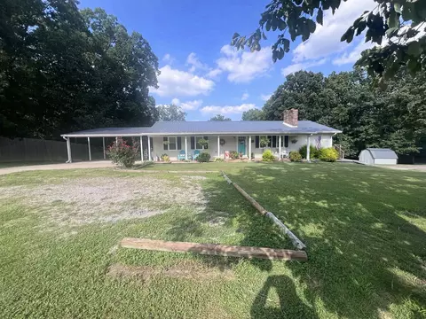 242 Graham Dr, Linden, TN 37096