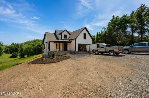 467 Laurel Rd, Clinton, TN 37716
