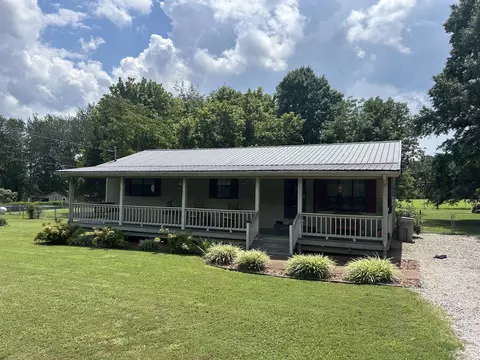 206 Beth Page Rd, Estill Springs, TN 37330