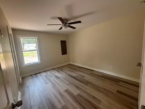 Bedroom - 2305 Charlie Davis Rd, Goodspring, TN 38460 photo 3 of 4