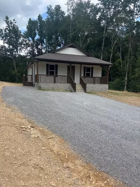 Exterior - 2305 Charlie Davis Rd, Goodspring, TN 38460 photo 2 of 5