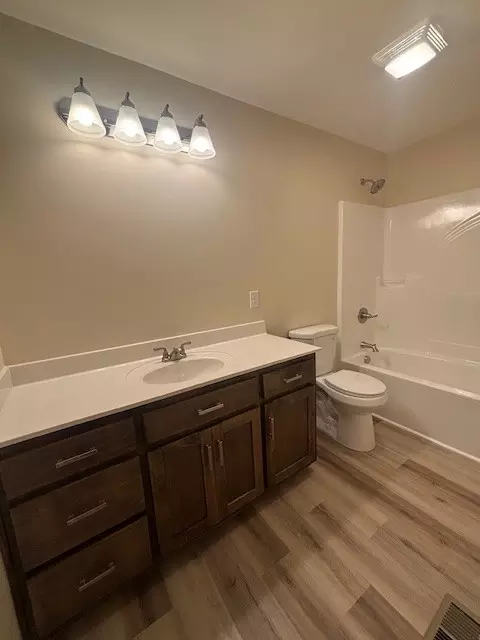 Bath - 2305 Charlie Davis Rd, Goodspring, TN 38460 photo 1 of 2