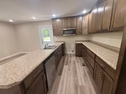 Kitchen - 2305 Charlie Davis Rd, Goodspring, TN 38460 photo 2 of 3