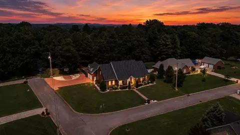 106 Finch Ln, Shelbyville, TN 37160