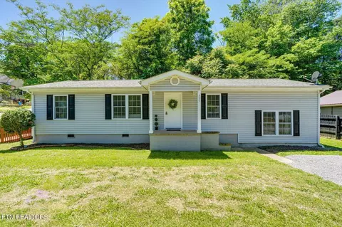 400 N G St, Lenoir City, TN 37771