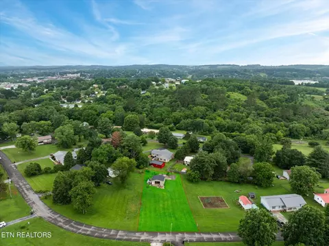 411 Kinzalow Dr, Sweetwater, TN 37874