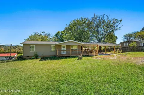 933 Monroe Cir, Madisonville, TN 37354