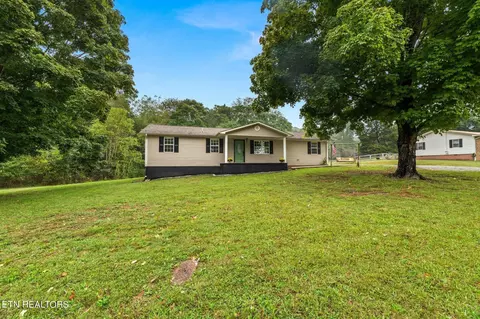 304 Over Hill Dr, Sweetwater, TN 37874