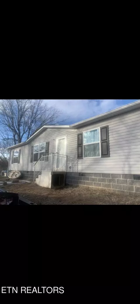 902 Spring St, Philadelphia, TN 37846