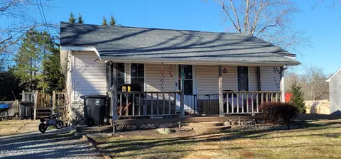 1016 Moore St, Athens, TN 37303