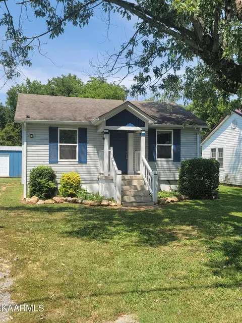 1004 Jones St, Athens, TN 37303