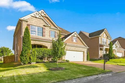 Exterior - 3022 Alan Dr, Spring Hill, TN 37174 photo 2 of 10