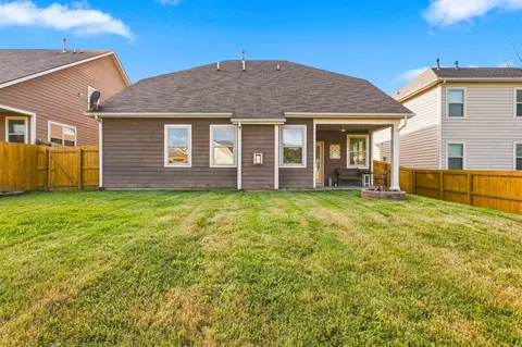Exterior - 3022 Alan Dr, Spring Hill, TN 37174 photo 6 of 10