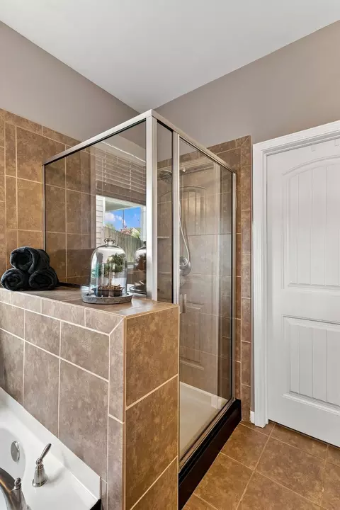 Bath - 3022 Alan Dr, Spring Hill, TN 37174 photo 4 of 9