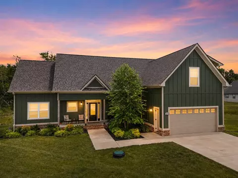 3002 Bootknife Dr, Bell Buckle, TN 37020