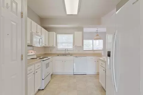 Kitchen - 1402 Bern Dr, Spring Hill, TN 37174 photo 2 of 4