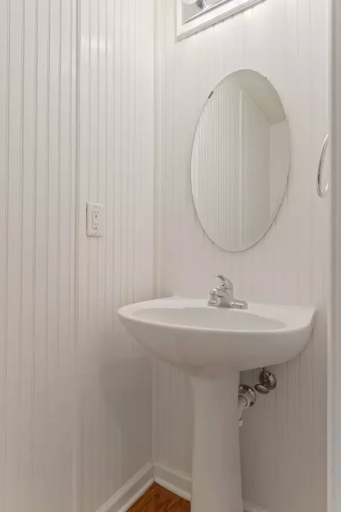 Bath - 1402 Bern Dr, Spring Hill, TN 37174 photo 1 of 3