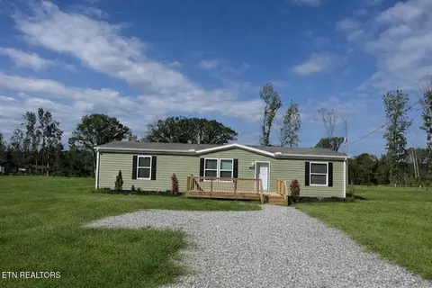 218 Community Dr, Madisonville, TN 37354
