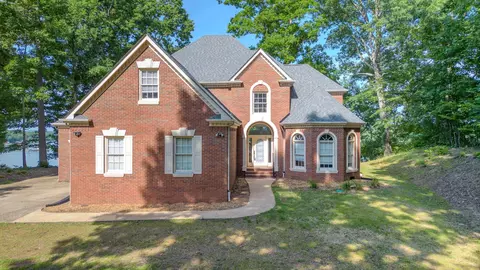 9219 Rocky Point Rd, Soddy Daisy, TN 37379