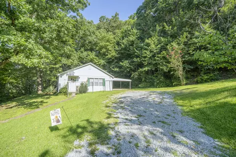 412 Walker St, Waynesboro, TN 38485